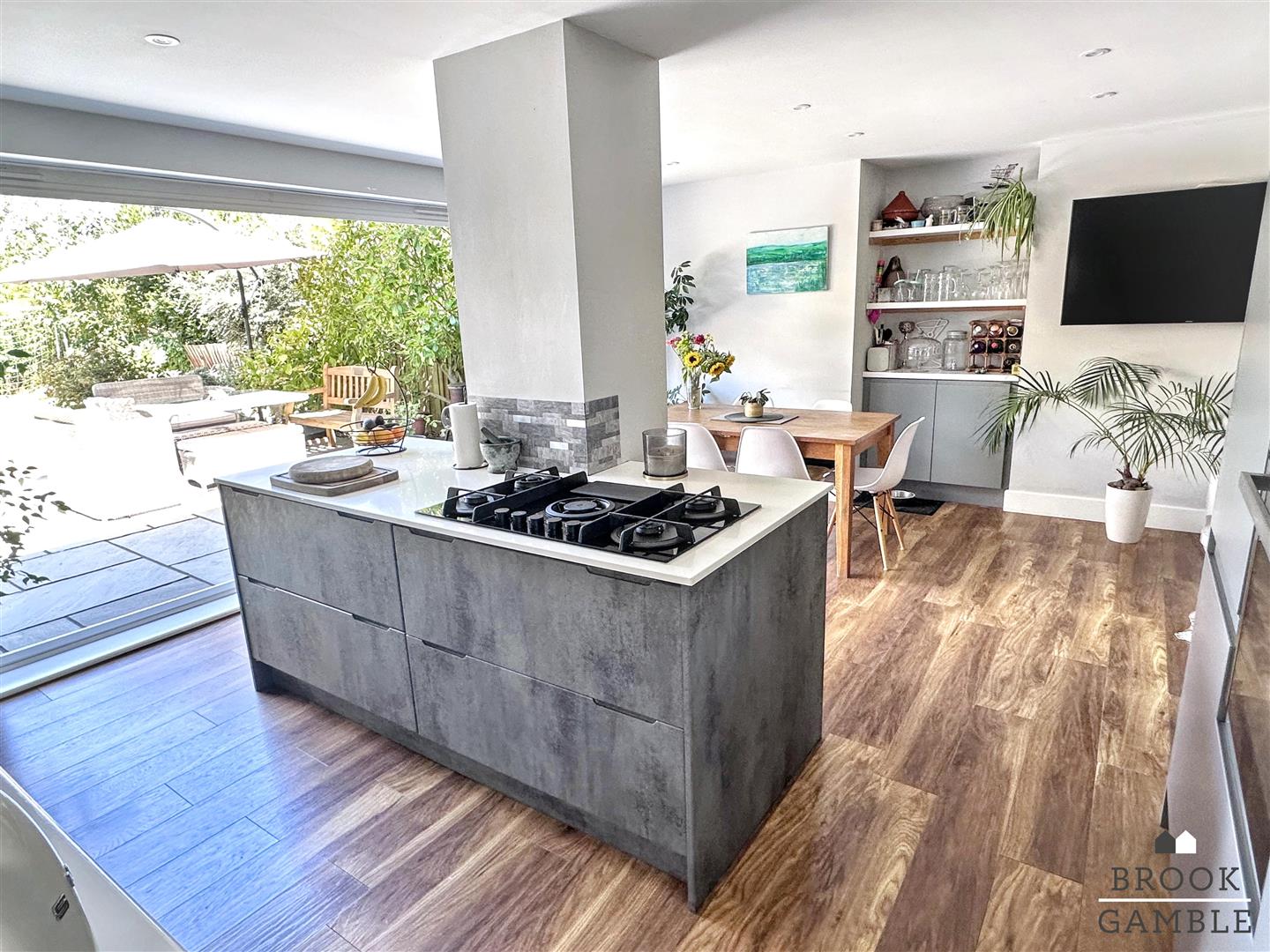 4 Bedroom House. Northiam Road in Eastbourne, East Sussex 5